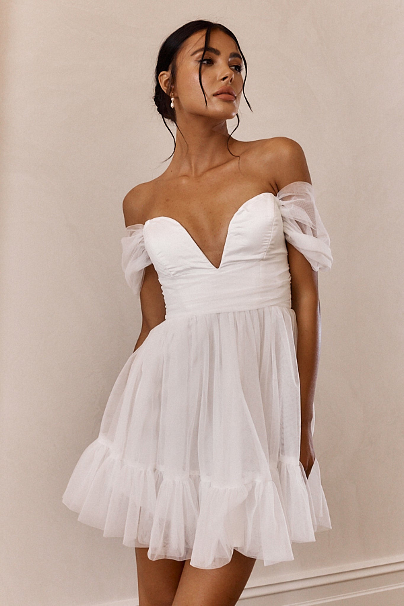 Pixi hvit minikjole – skulderløs snøring