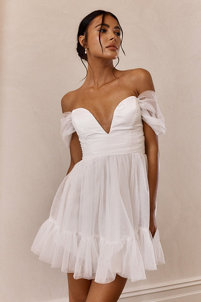 Pixi hvit minikjole – skulderløs snøring